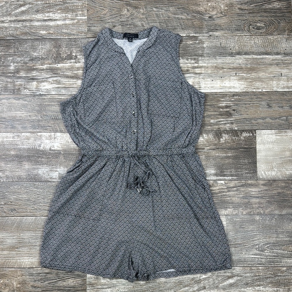 KELLY RENEE Gray Sleeveless Romper, Large